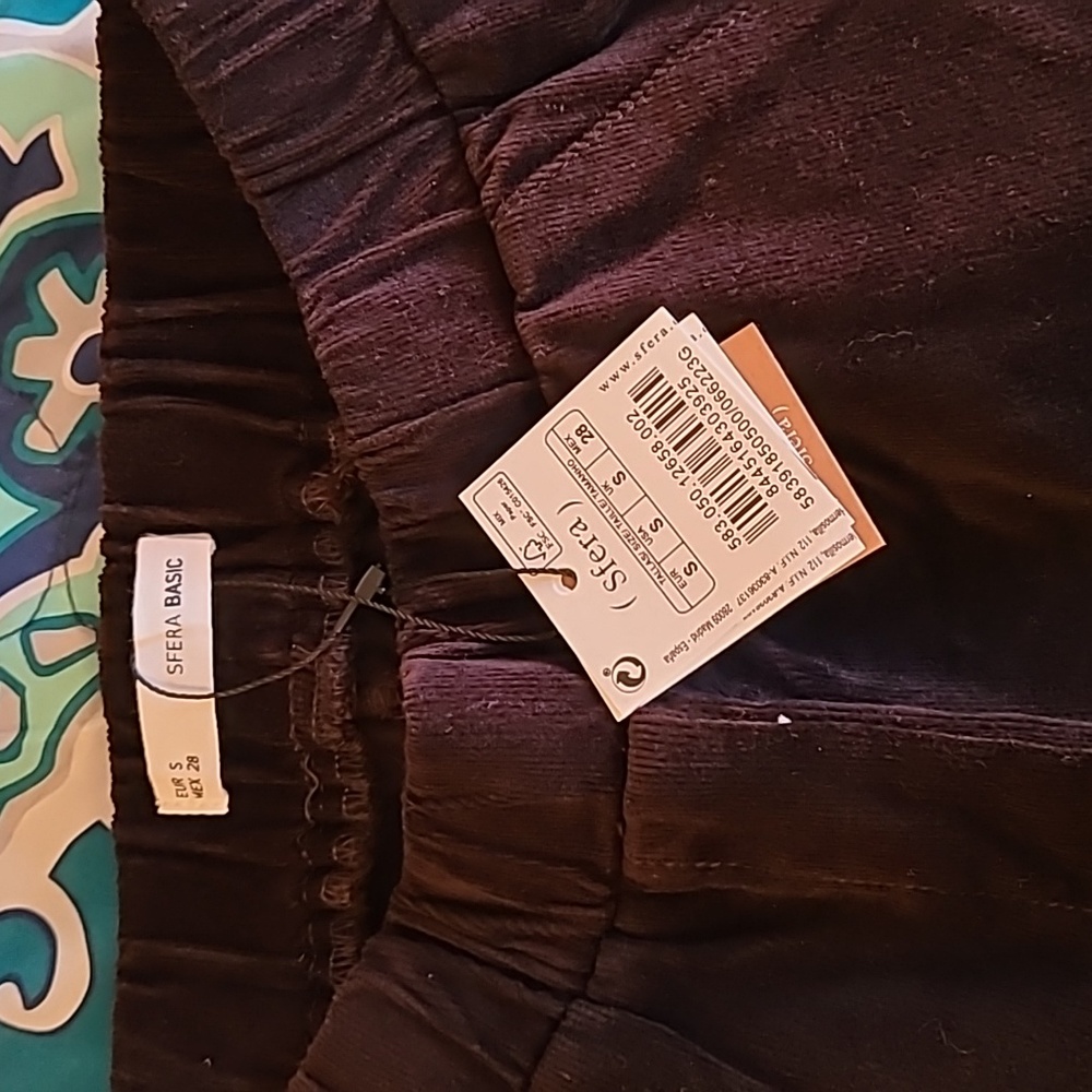 pants - Picture 2 of 3